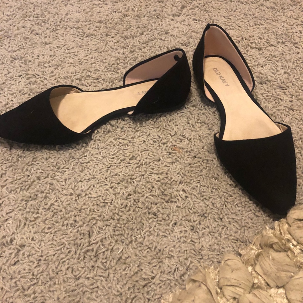 Black pointy flats